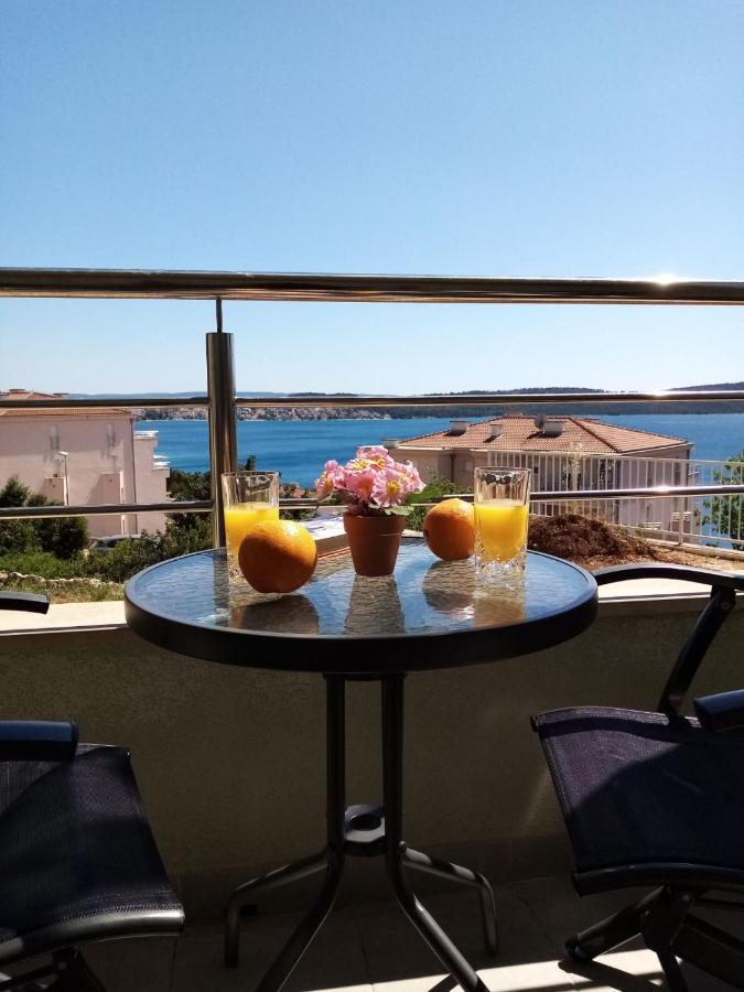 Apartman Mikola With Sea View Trogir Exterior foto